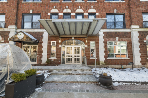 Bridgeport United States House entry way