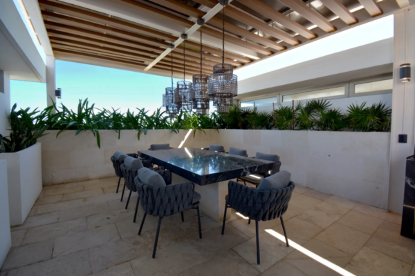 Cancún Mexico Apartment dining area