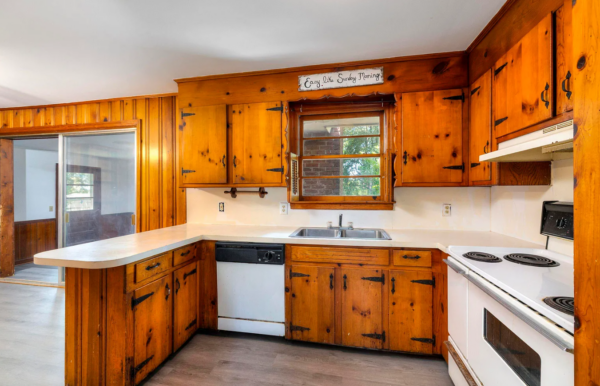 Columbus United States House kitchen