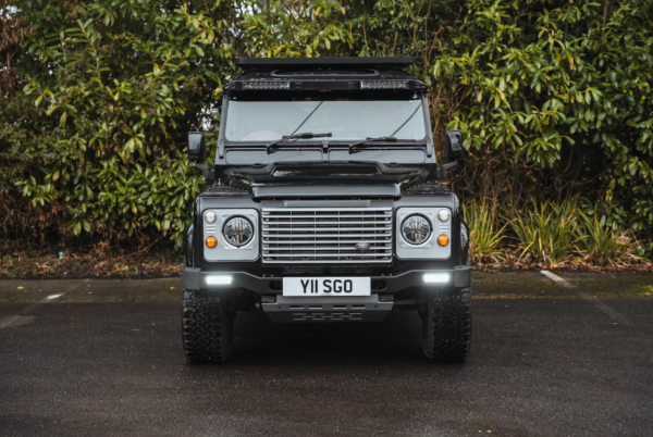 Land Rover Defender 110 XS front view