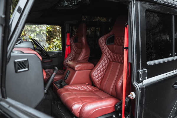 Land Rover Defender 110 XS front seat