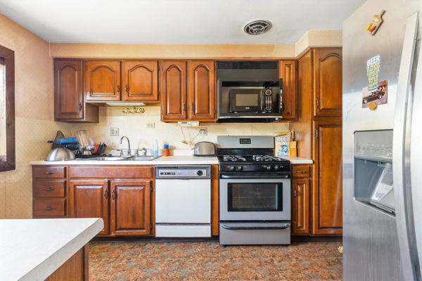 Monroeville United States House kitchen