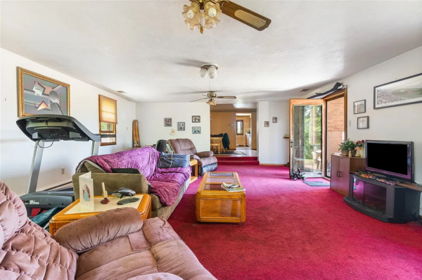 Monroeville United States House living room