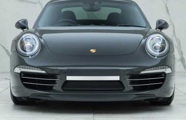 Porsche 911 front view