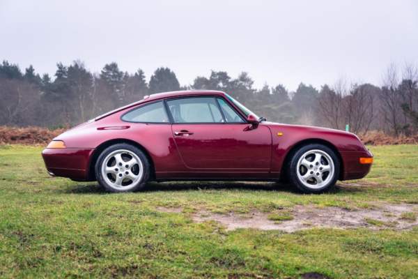 Porsche 911 Carrera side view