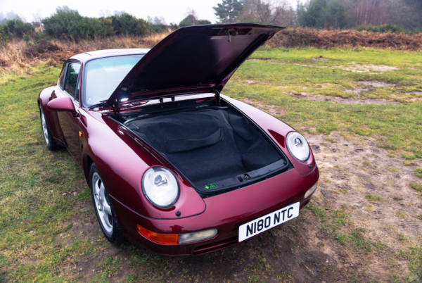 Porsche 911 Carrera boot