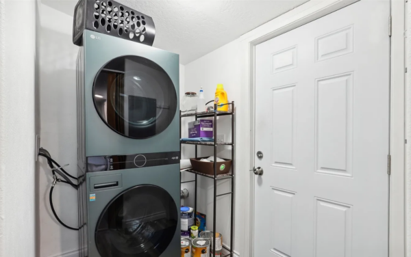 Vancouver United States House laundry area