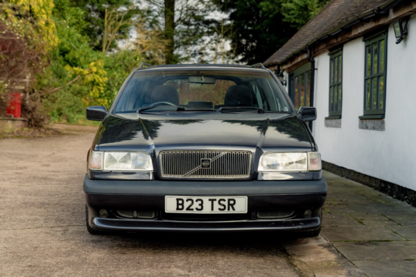 Volvo 850 R front view