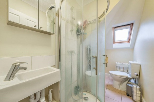 Beckenham United Kingdom Apartment bathroom