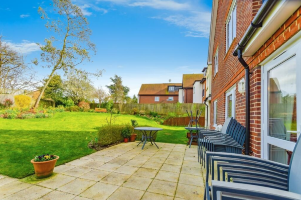 Surrrey United Kingdom Apartment patio